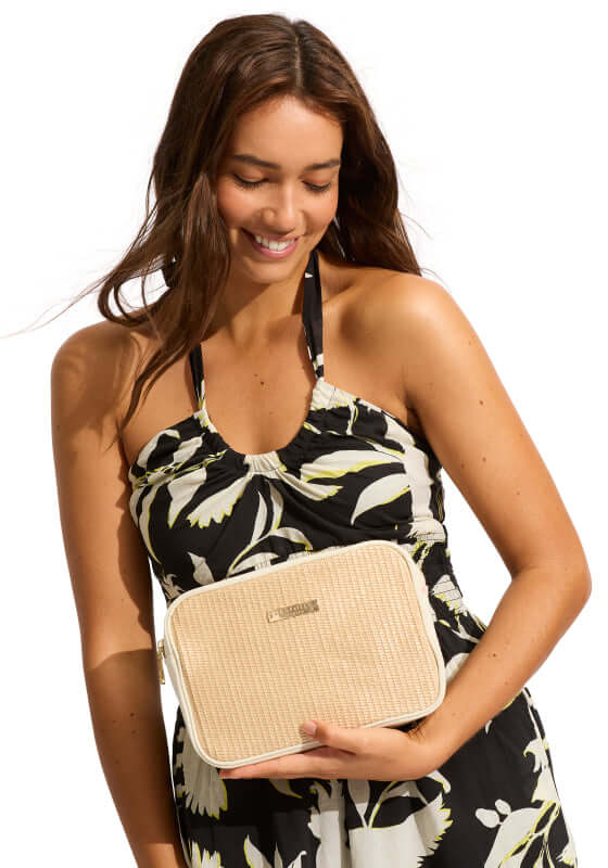 Raffia Pouch