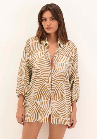 Moana Beach Shirt Nomad by Vix Swimwear, lightweight cotton shirt with a trendy pattern, perfect for beach days.